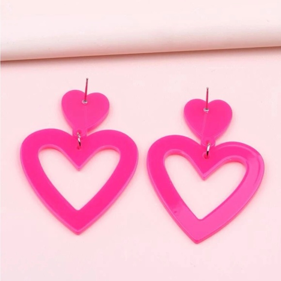 NWT Pink Heart Earrings Valentines Day - Picture 2 of 3